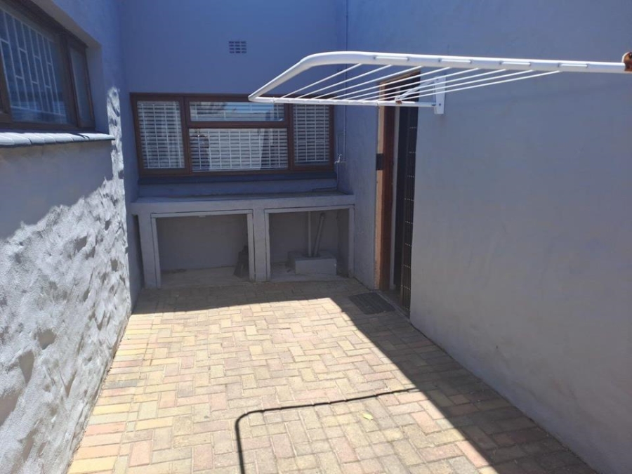 4 Bedroom Property for Sale in Linkside Western Cape